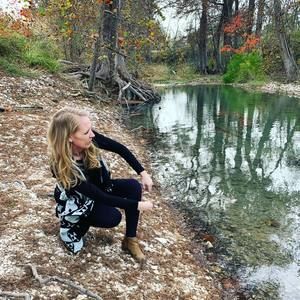 Meet your Posher, Laura